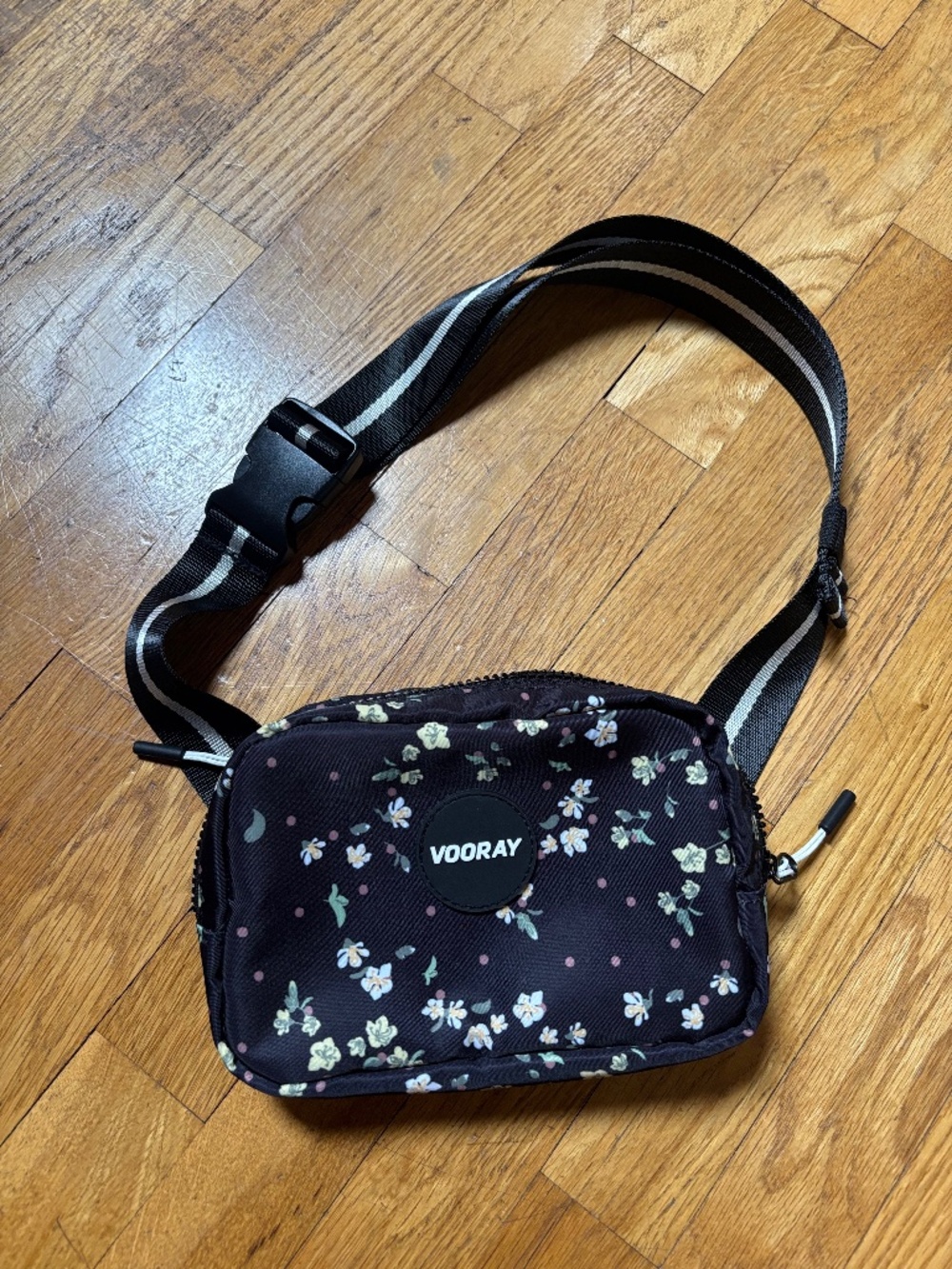 Vooray black & white floral crossbody bag